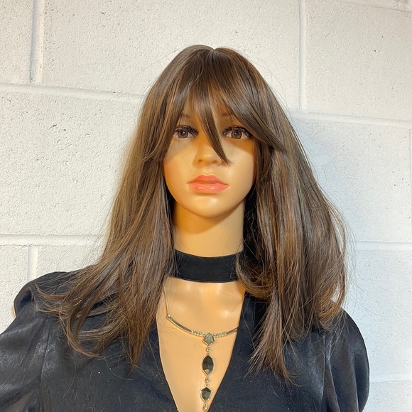 NWT 14” mixed browns wig highlighted dark brown long bangs sleek full rounded - Picture 1 of 16